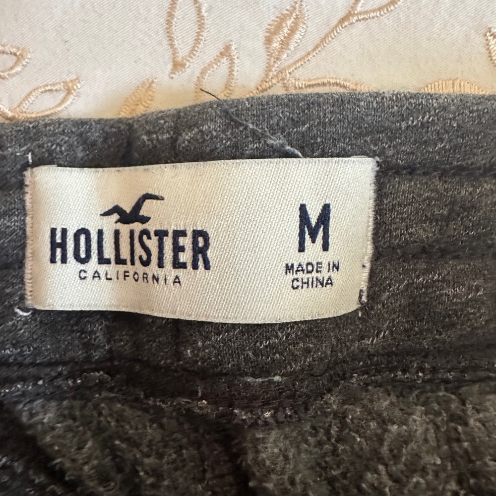 Hollister Co. Men’s Charcoal joggers - Picture 8 of 8